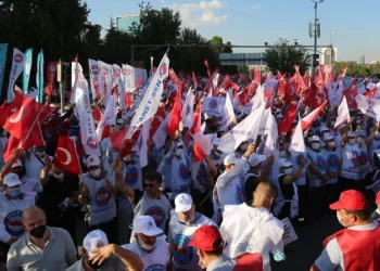 Hükümetin ikinci zam teklifini reddeden Memur-Sen’den 81 ilde eylem kararı