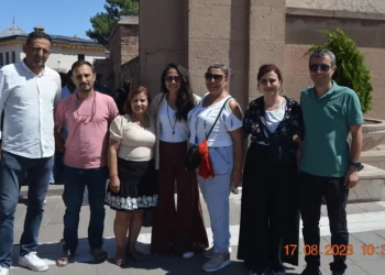 Kadıgil: Dergahlar bakanlıktan alınıp, gerçek sahiplerine geri verilmeli