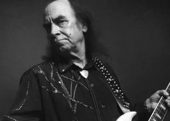 Rock müziğinin efsanesi Erkin Koray 82 yaşında hayatını kaybetti