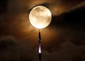 Yılın en büyük ve en parlak dolunayı olan ‘mavi süper ay’ 30 Ağustos’ta yükseliyor