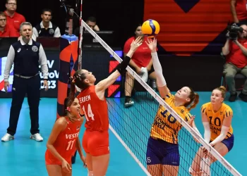 Sultanlar geçit vermiyor