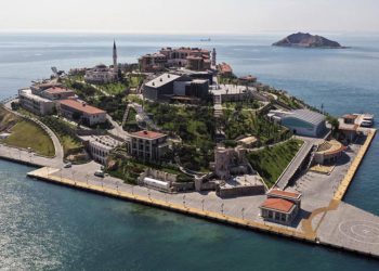 Halk değil AKP’liler gidiyor