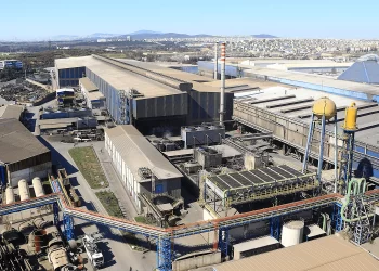 İşçiler iş bıraktı, işten çıkarmalar durduruldu