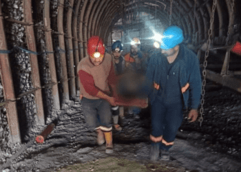 Eskişehir’de açlık grevindeki işçi hastaneye kaldırıldı