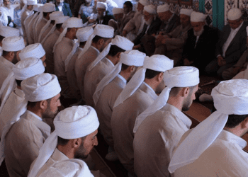 Tarikatçı eşe mahkemeden ceza