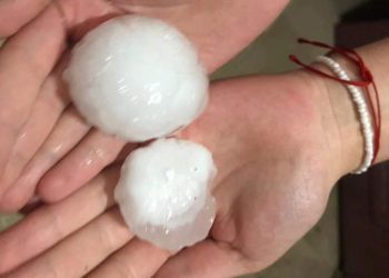 Sivas’ta yumurta büyüklüğünde dolu yağdı