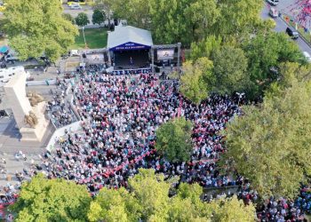  LGBTİ+ karşıtı ‘Büyük Aile Buluşması’ mitingi sönük geçti