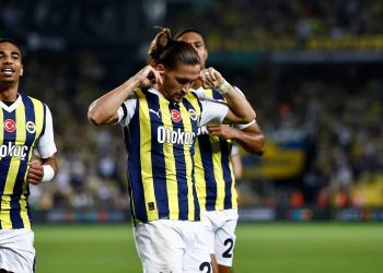 Fenerbahçe UEFA Konferans Ligi gruplarına galibiyetle başladı