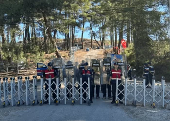 Jandarma Akbelen’de direniş alanına girdi: Köylüler zorla çıkarıldı