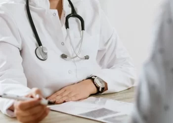 Adana ve Adıyaman’da 2 hekim yaşamına son verdi