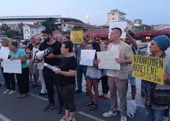 Kadıköy’de ‘kıyı işgali’ eylemi