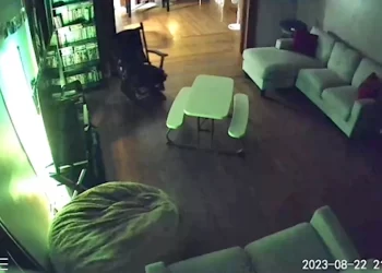 ‘Paranormal’ aktivite aileyi terörize ediyor: ‘Bu şeyin hayatımızı yönetmesine izin vermeyeceğiz’