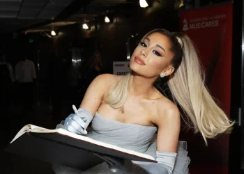 Ünlü şarkıcı boşandı: Eski eşine yapacağı ödeme dudak uçuklattı