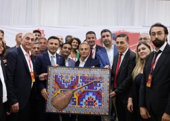 CHP İstanbul İl Başkanı Özgür Çelik, Yenikapı’da Sivaslılarla buluştu