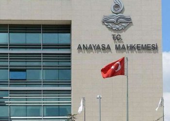 AYM bugün gazetecilerin tutuklanmasını öngören sansür yasasını görüşecek!