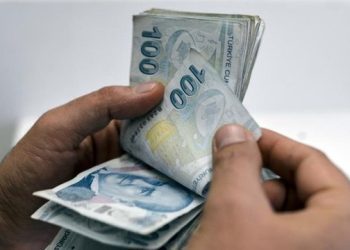 Milyonlarca emekliyi ilgilendiriyor! 5 bin TL emekli ikramiyeleri hesaplara yattı mı, ne zaman ödenecek?