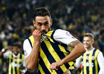 Sivasspor’u 4-1’le geçen Fenerbahçe derbiye lider gidiyor!