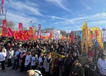 Alevi derneklerinden ‘Laik eğitim, İnsanca Yaşam, Demokratik Türkiye’ mitingi