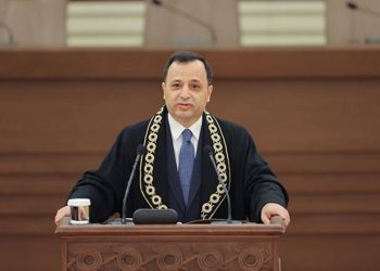 AYM Başkanı Zühtü Arslan: “Uzaktan kumandalı yargı da yargıç da olmaz”