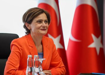 Doktorluğa dönen Kaftancıoğlu: Saraydakiler sevinmesin, bırakmadım