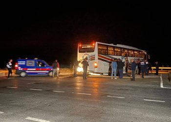 Tokat’ta yolcu otobüsüne kimliği belirsiz kişilerce ateş açıldı