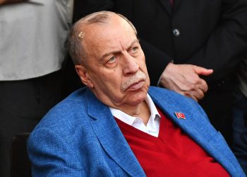 Yaşar Okuyan entübe edildi: Durumu kritik