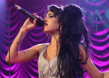 Amy Winehouse’un hayatını anlatan ‘Back to Black’ filminden ilk fragman