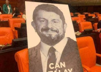 Milletvekilliği düşürülen Can Atalay’dan ilk mesaj: “Bu hukuksuzluk deli gömleğine sığmayacak”