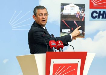 CHP lideri Özgür Özel’den iktidara tepki: ‘Güvenlik toplantısı Saray’da, acılar çadırda!’