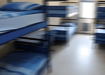 Beraber uyuyan depremzede ikizlerin ‘eşcinsel’ denilerek yurttan atılmak istediği iddia edildi