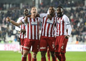 Yiğidolar Galatasaray’a dur dedi! Sivasspor 1 – 1 Galatasaray