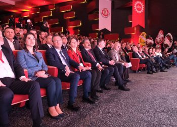 DİSK’in 17. Olağan Genel Kurulu başladı: “Emeğin siyasetini egemen kılmalıyız”