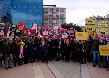 TOKİ mağdurları ayakta: Kendileri sarayda, bize 2+1’i layık görmüyorlar
