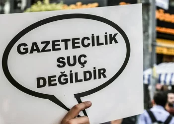 İzmir’de 3 gün önce gözaltına alınan 6 gazeteci adliyeye sevk edildi