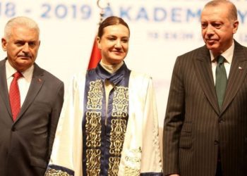 Resmi Gazete’de yayımlandı: AKP’li rektör Nükhet Hotar büyükelçi oldu!