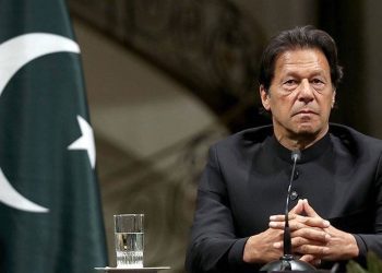 Tutuklu eski başbakan İmran Han’ın desteklediği parti birinci çıktı