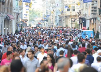 Türkiye’nin yeni nüfusu belli oldu: Nüfus artış hızında sert düşüş