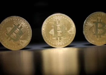 Bitcoin’de tarihi rekor: 72 bin doları da geçti