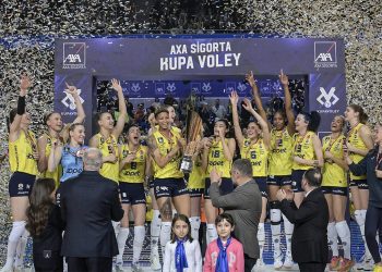 Fenerbahçe Opet, Eczacıbaşı Dynavit’i 3-1 mağlup ederek şampiyon oldu