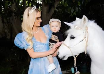 Paris Hilton: Umarım çocuklarım benim kadar sosyal medya bağımlısı olmaz