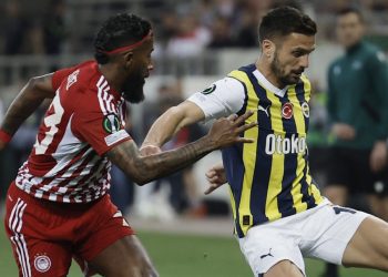 Fenerbahçe pes etmedi: Olympiakos 3-2 Fenerbahçe