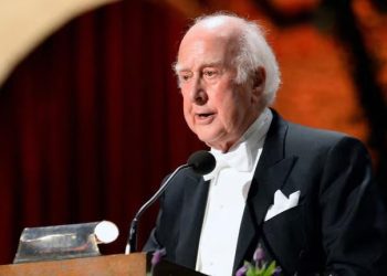 Nobel ödüllü fizikçi Peter Higgs hayatını kaybetti