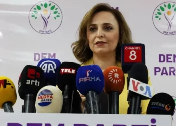 DEM Parti Sözcüsü Ayşegül Doğan, Kobani Davasıyla ilgili açıklama yapıyor