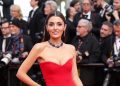 Hande Erçel’in Cannes tarzı