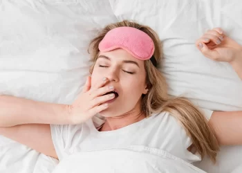 Bilim insanları uyardı: ‘Hafta sonu uykusu’ kalp hastalığı riskini azaltıyor