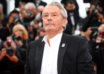 Fransız oyuncu Alain Delon hayatını kaybetti