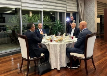 Kritik görüşmeden ilk fotoğraf… Özel, Yavaş ve Kılıçdaroğlu bir araya geldi