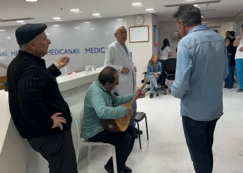 Sivas’ta diyaliz hastalarına müzik ziyafeti