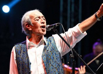 Usta sanatçı Edip Akbayram yaşamını yitirdi