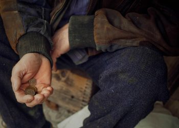 TÜRKİYE YOKSULLAŞIYOR, ÇALIŞIYOR AMA ÇOĞUMUZ GEÇİNEMİYORUZ!!!